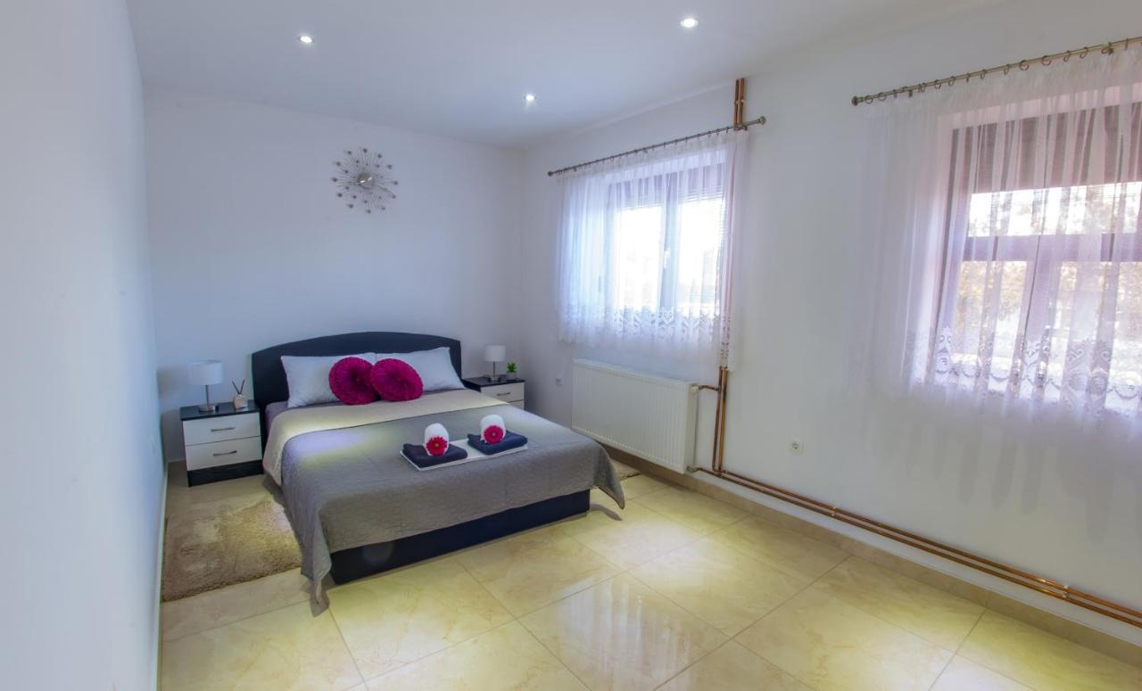Villa Plavota *