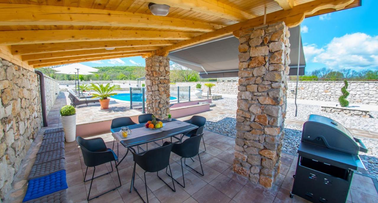 Villa Plavota *